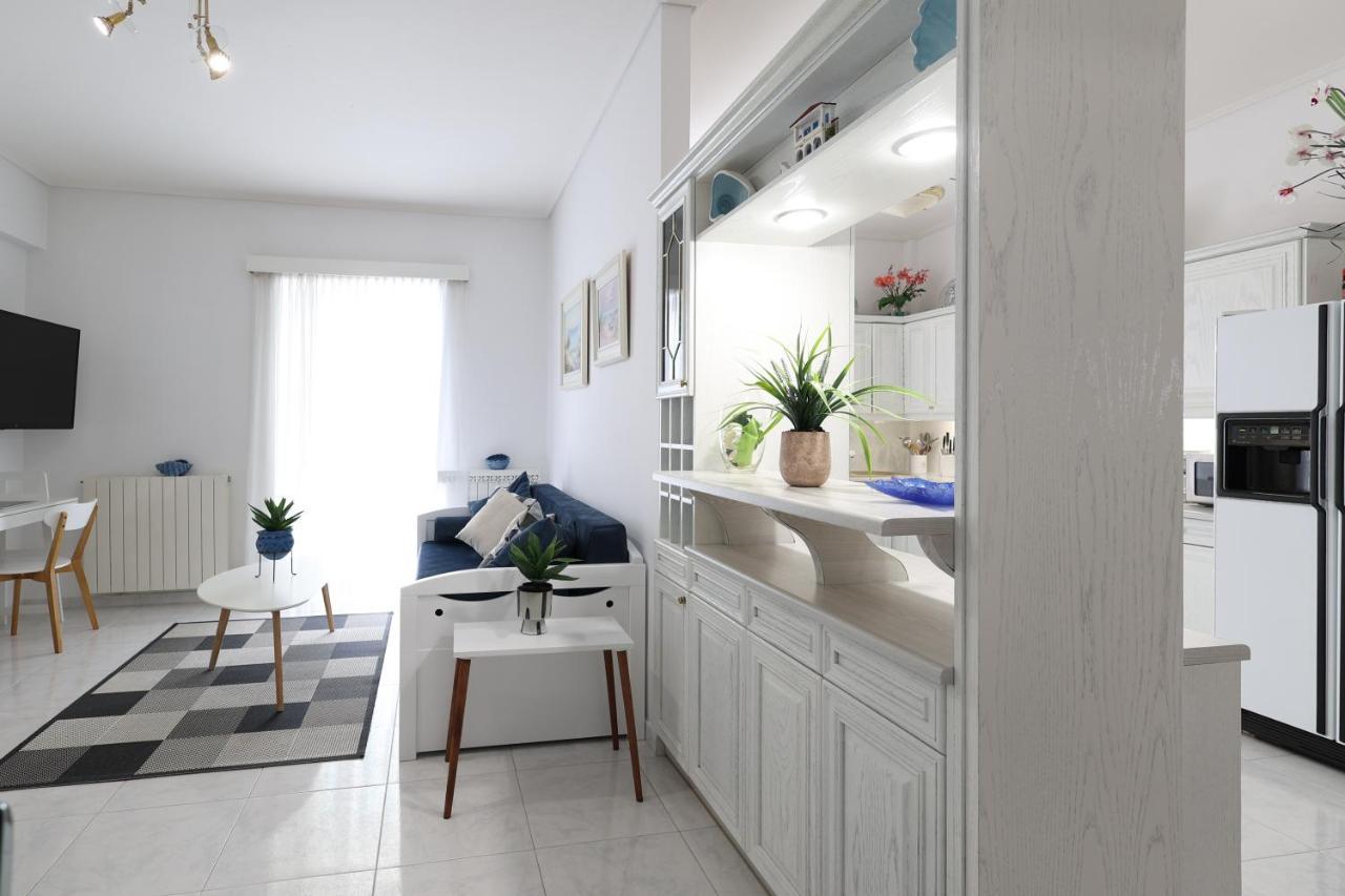 Seaside Penthouse In Каламата Экстерьер фото